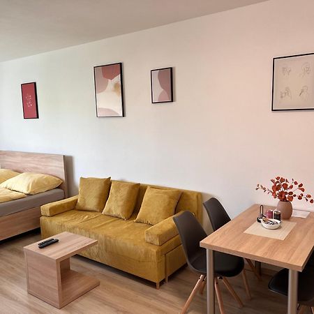 Apartament Saratovska Trenčín Zewnętrze zdjęcie